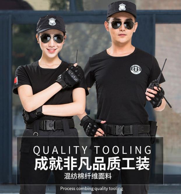 蘇州卡珀職業(yè)服裝（蘇州）有限公司，公司秉承以創(chuàng)新設(shè)計(jì)，用料精良，做工精致的職業(yè)理念，受到顧客的普遍好評(píng)。公司主要做短袖保安服-春秋工作服-協(xié)警服-冬季工作服。